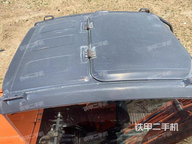 驾驶室顶部（整机外观）