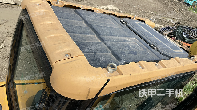 驾驶室顶部（整机外观）