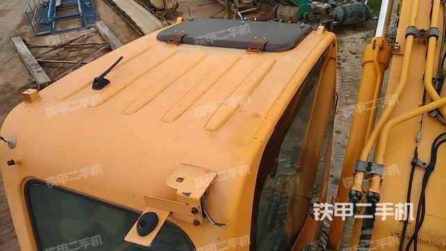 驾驶室顶部（整机外观）