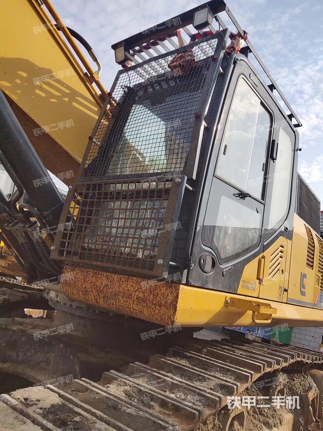 驾驶室整体（整机外观）