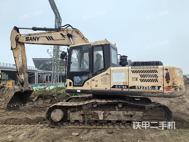 三一重工SY215C挖掘机