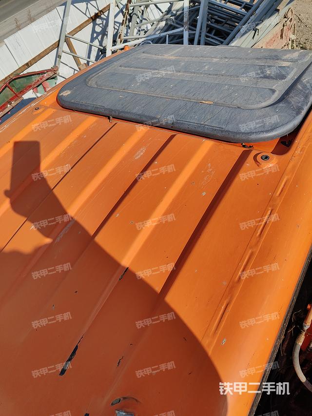 驾驶室顶部（整机外观）