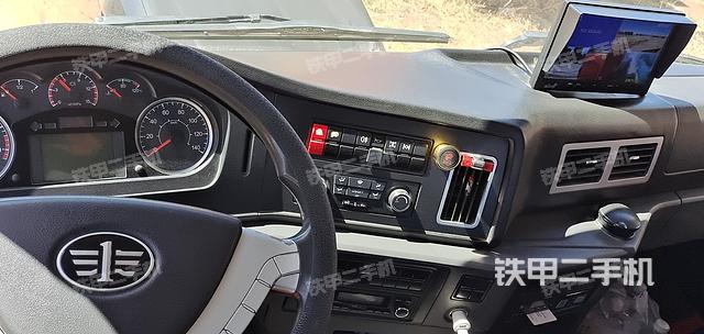 驾驶室操作台（设备外观及核心部件）