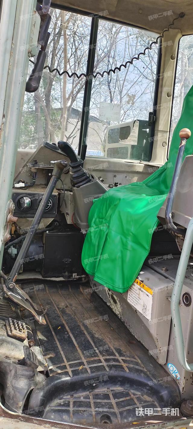 驾驶室整体（整机外观）