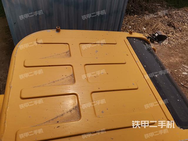 驾驶室顶部（整机外观）