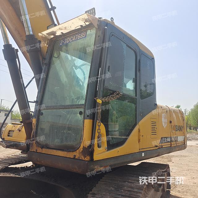 驾驶室整体（整机外观）