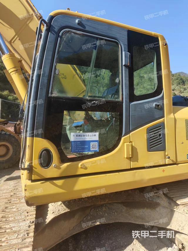 驾驶室顶部（整机外观）