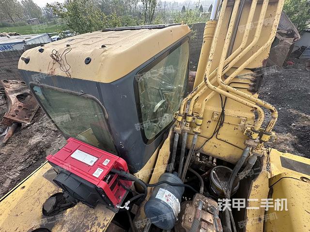 驾驶室顶部（整机外观）