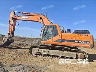 钦州斗山DH300LC-7挖掘机实拍图片