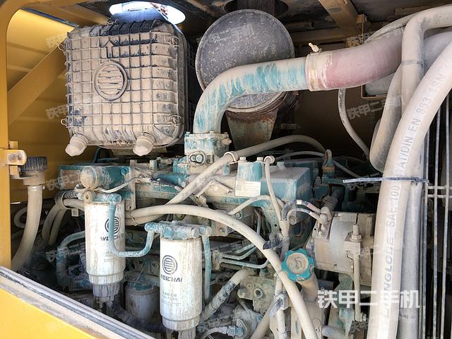 发动机左侧（整机外观及大件）