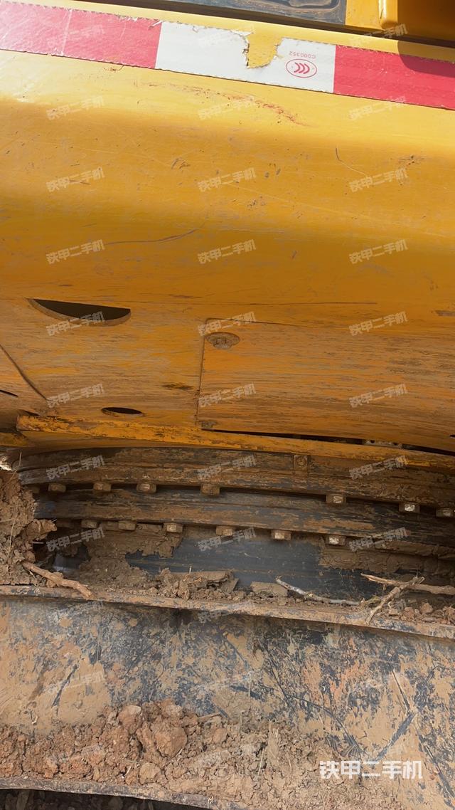 驾驶室顶部（整机外观）