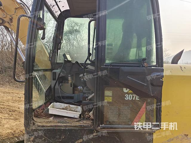 驾驶室整体（整机外观）