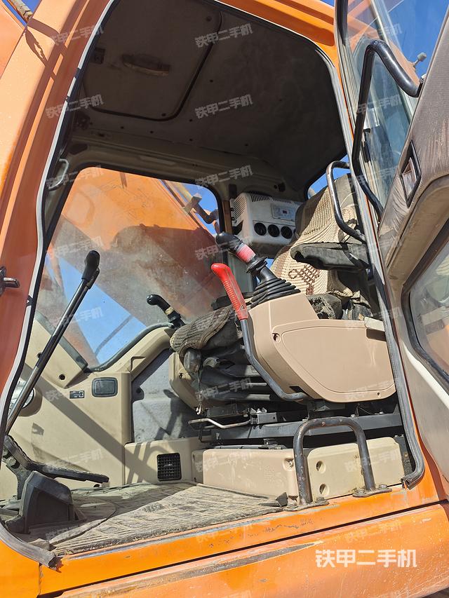 驾驶室整体（整机外观）