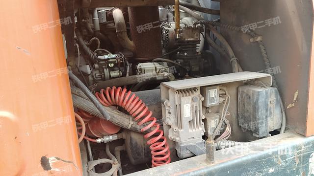 单侧履带整体（整机外观）