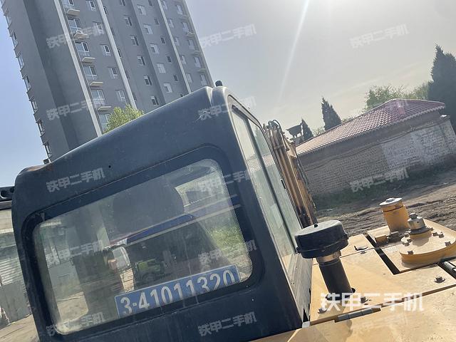 驾驶室顶部（整机外观）