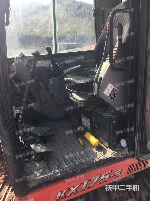 驾驶室整体（整机外观）