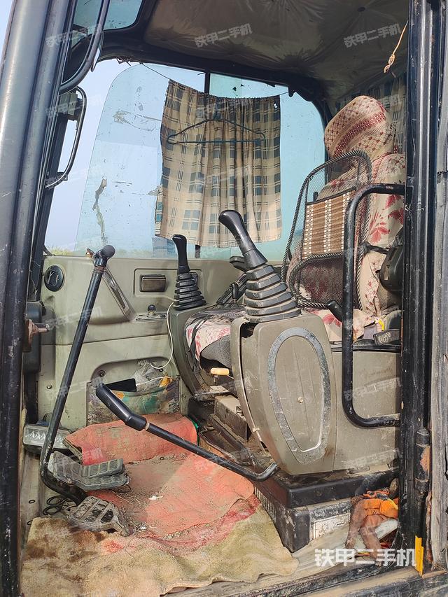 驾驶室整体（整机外观）