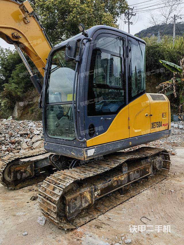 驾驶室整体（整机外观）