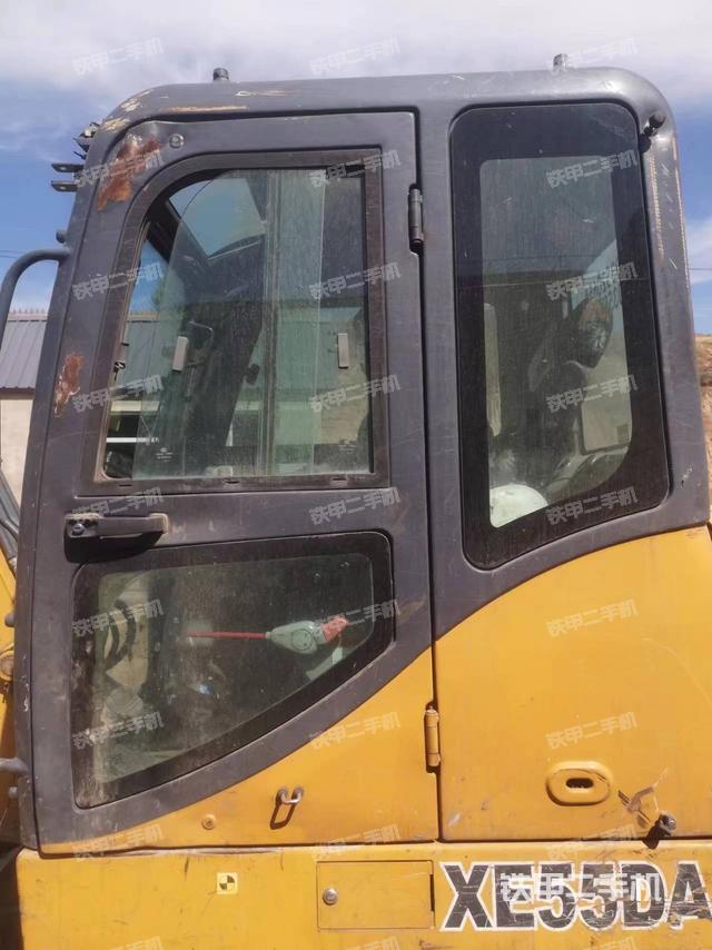 驾驶室整体（整机外观）