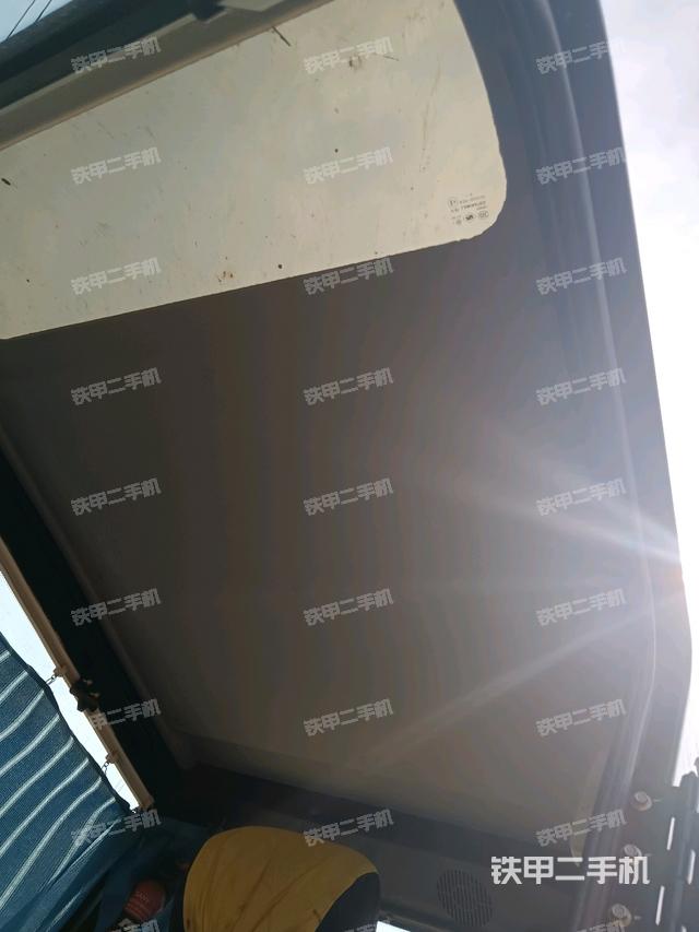 頂棚整體(駕駛室部分) 頂棚整體(駕駛室部分)