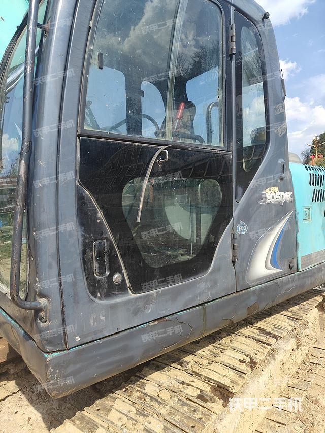 驾驶室整体（整机外观）