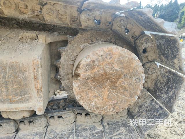 左侧履带整体 （行走机构）