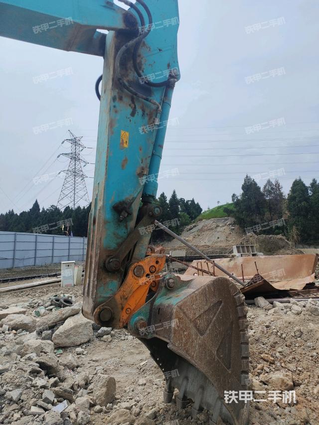 小臂整体左后（工作和回转装置）