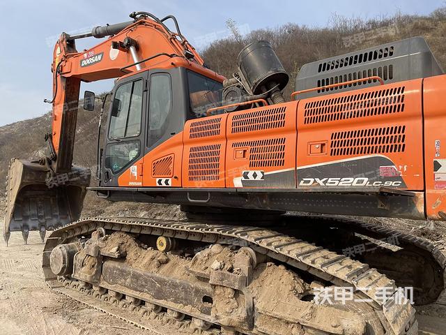 斗山DX520LC-9C挖掘机