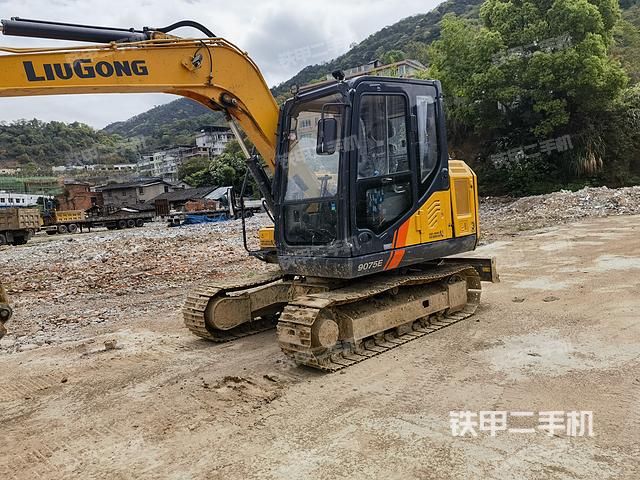 驾驶室整体（整机外观）