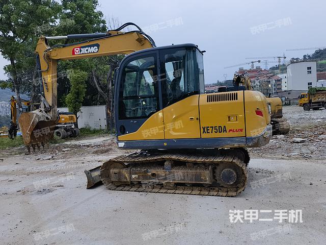 单侧履带整体（整机外观）