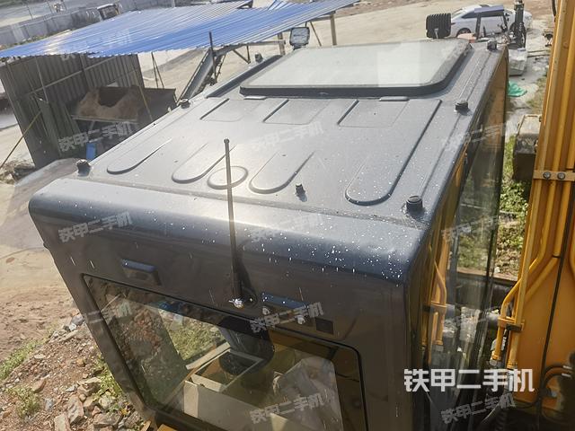 驾驶室顶部（整机外观）