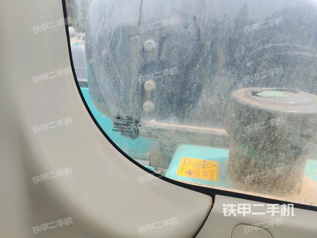 后窗玻璃角标（驾驶室部分）