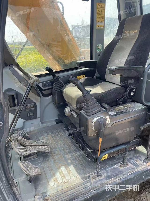 驾驶室整体（整机外观）