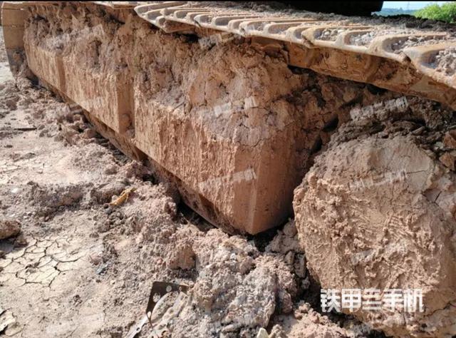 单侧履带整体（整机外观）