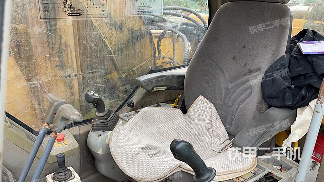 驾驶室操作台（设备外观及核心部件）