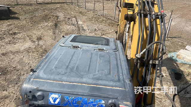 驾驶室顶部（整机外观）