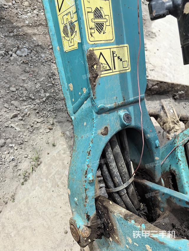 回转马达和主控阀（整机外观）