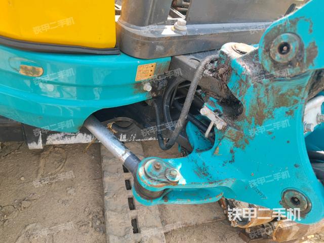 大臂根部?斜（工作和回轉(zhuǎn)裝置）