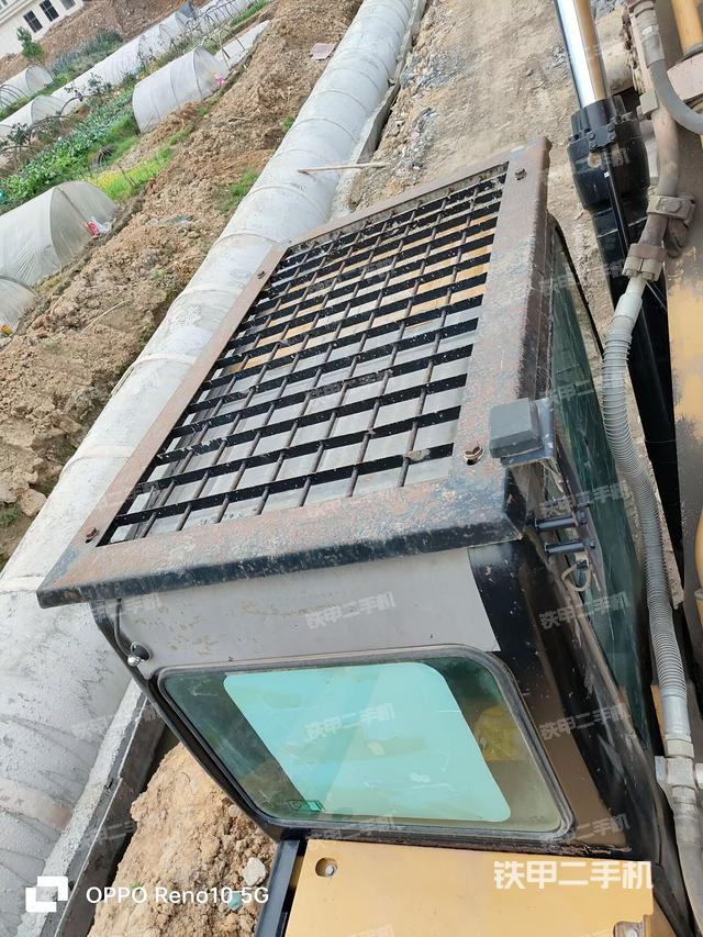 驾驶室顶部（整机外观）