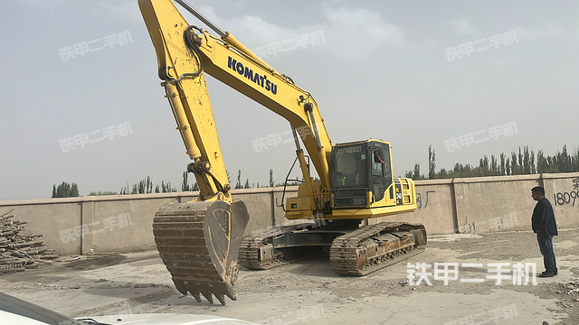 小松PC240LC-8M0挖掘机