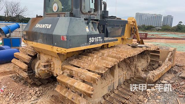 整机右后45°（设备外观及核心部件）