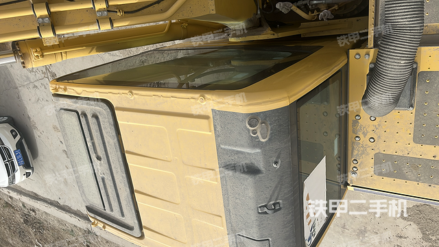 驾驶室顶部（整机外观）