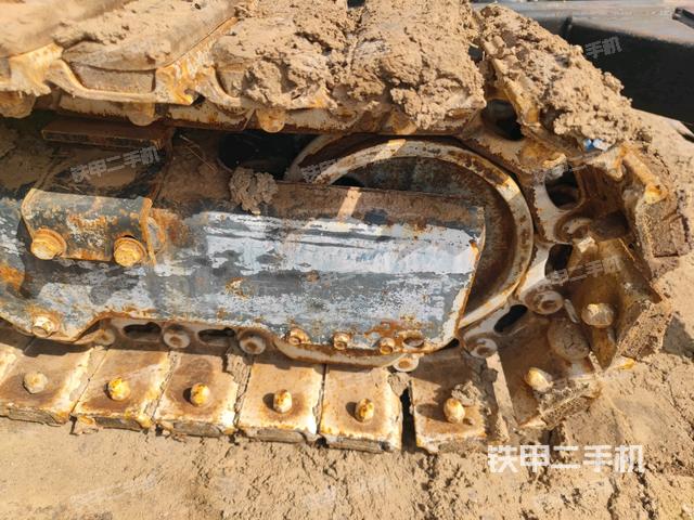 右側(cè)履帶整體?（行走機(jī)構(gòu)）