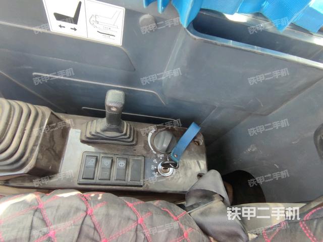 座椅左側控制臺/音響/含左手柄（駕駛室部分）