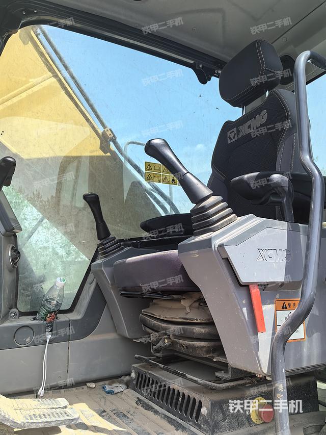 驾驶室整体（整机外观）