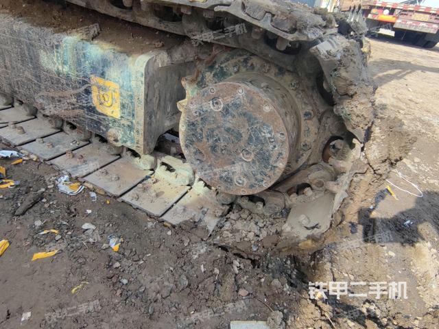 右驅動輪（行走機構）