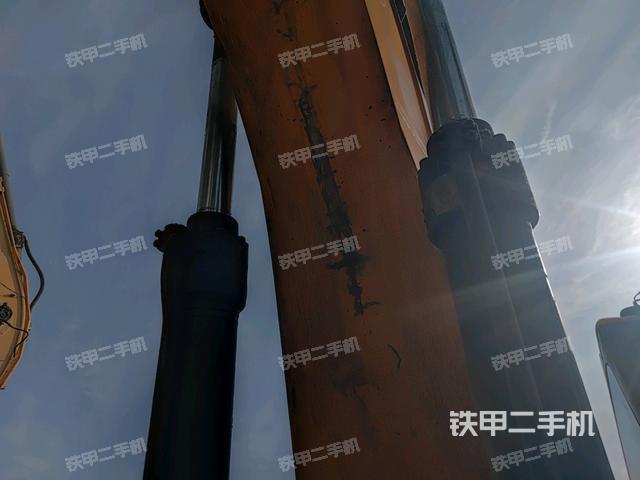 大臂油缸整體?豎拍（工作和回轉(zhuǎn)裝置）