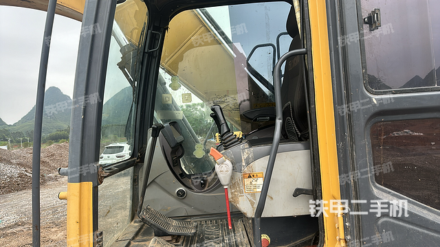 驾驶室整体（整机外观）