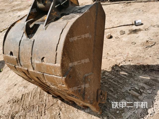鏟斗45度(工作和回轉(zhuǎn)裝置) 鏟斗45度(工作和回轉(zhuǎn)裝置)