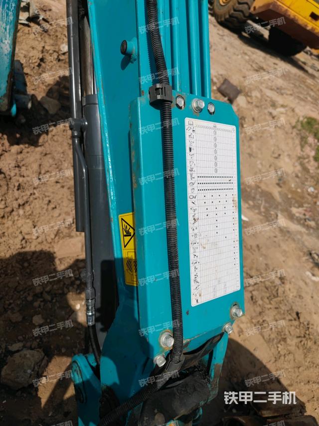 大臂背部俯視（工作和回轉(zhuǎn)裝置）